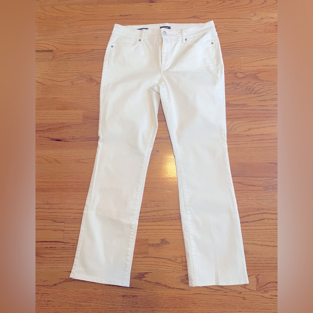 NYDJ Marilyn straight white jeans new without tags size 12